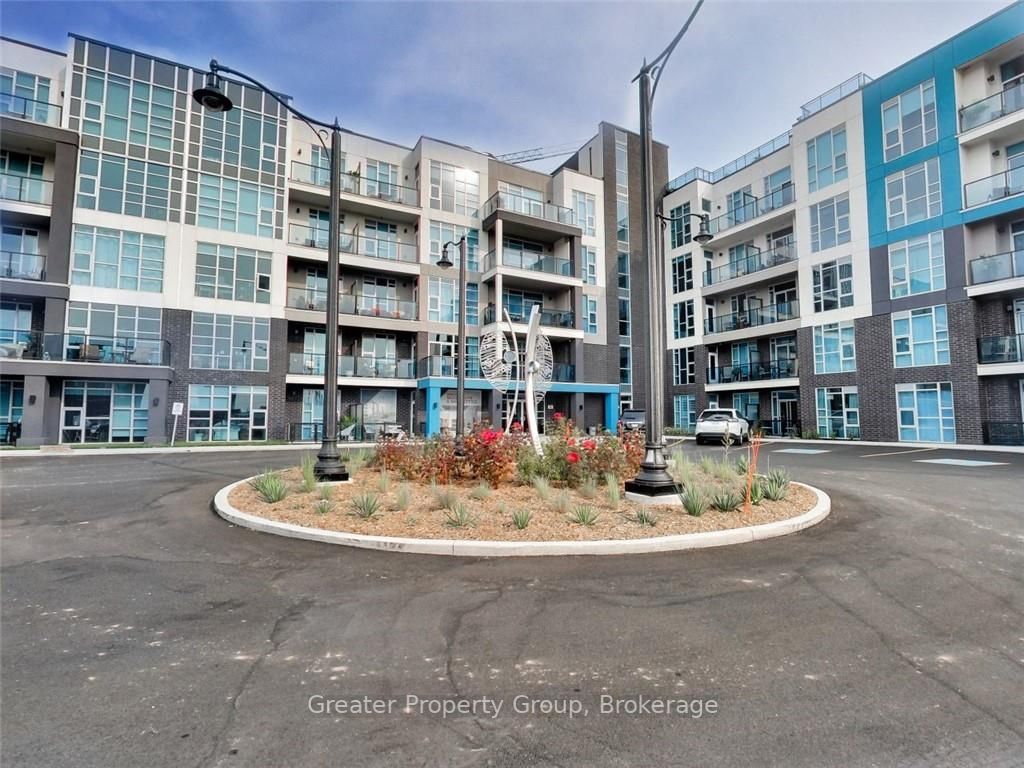 10 Concord Pl, #102