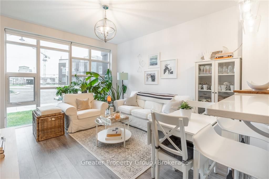 10 Concord Pl, #102