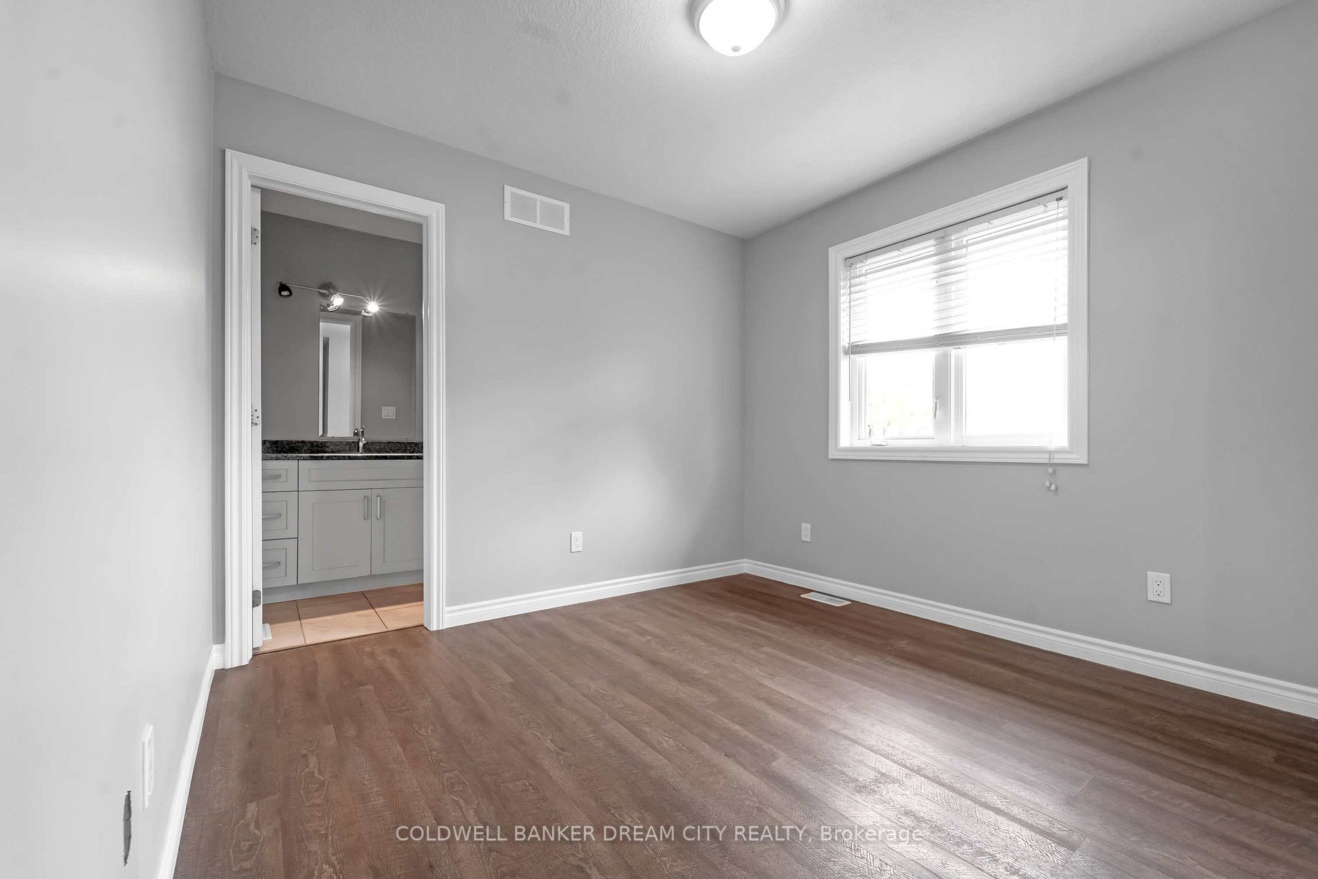 57 Brooklyne Rd W