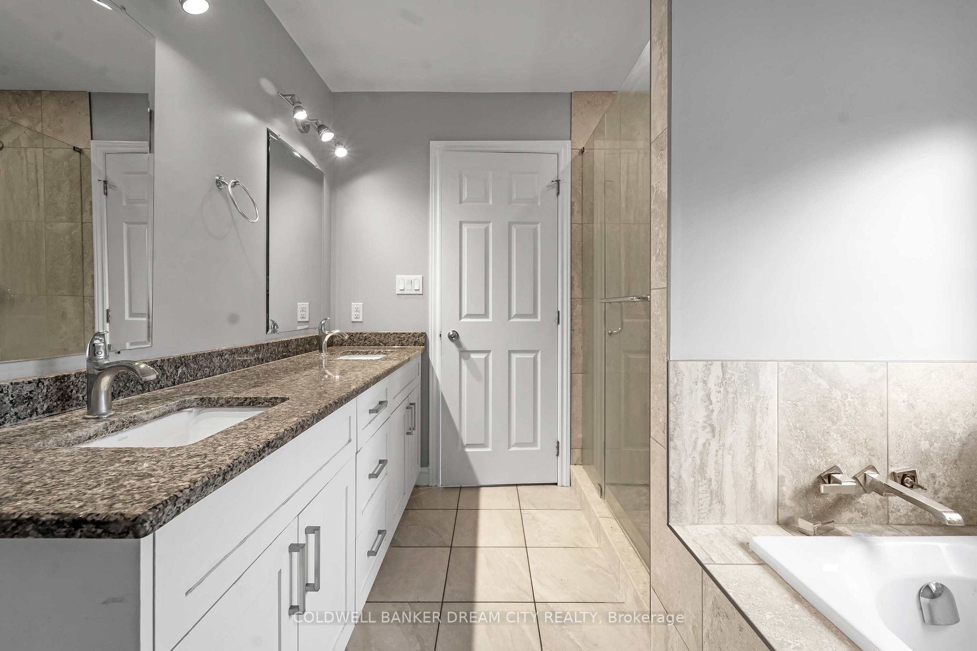 57 Brooklyne Rd W