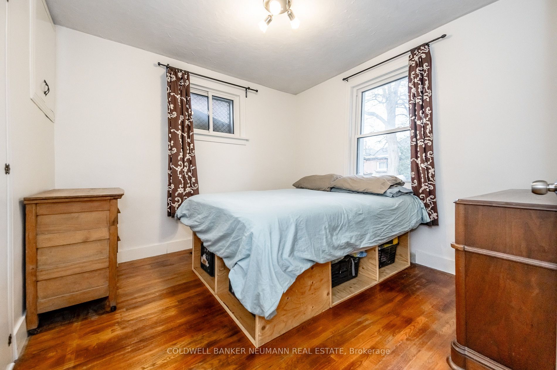 16 Menzie Ave