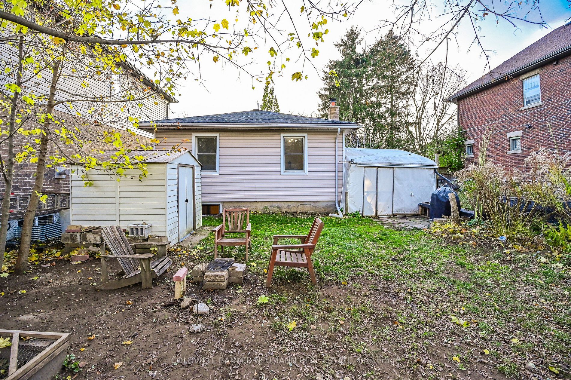 16 Menzie Ave