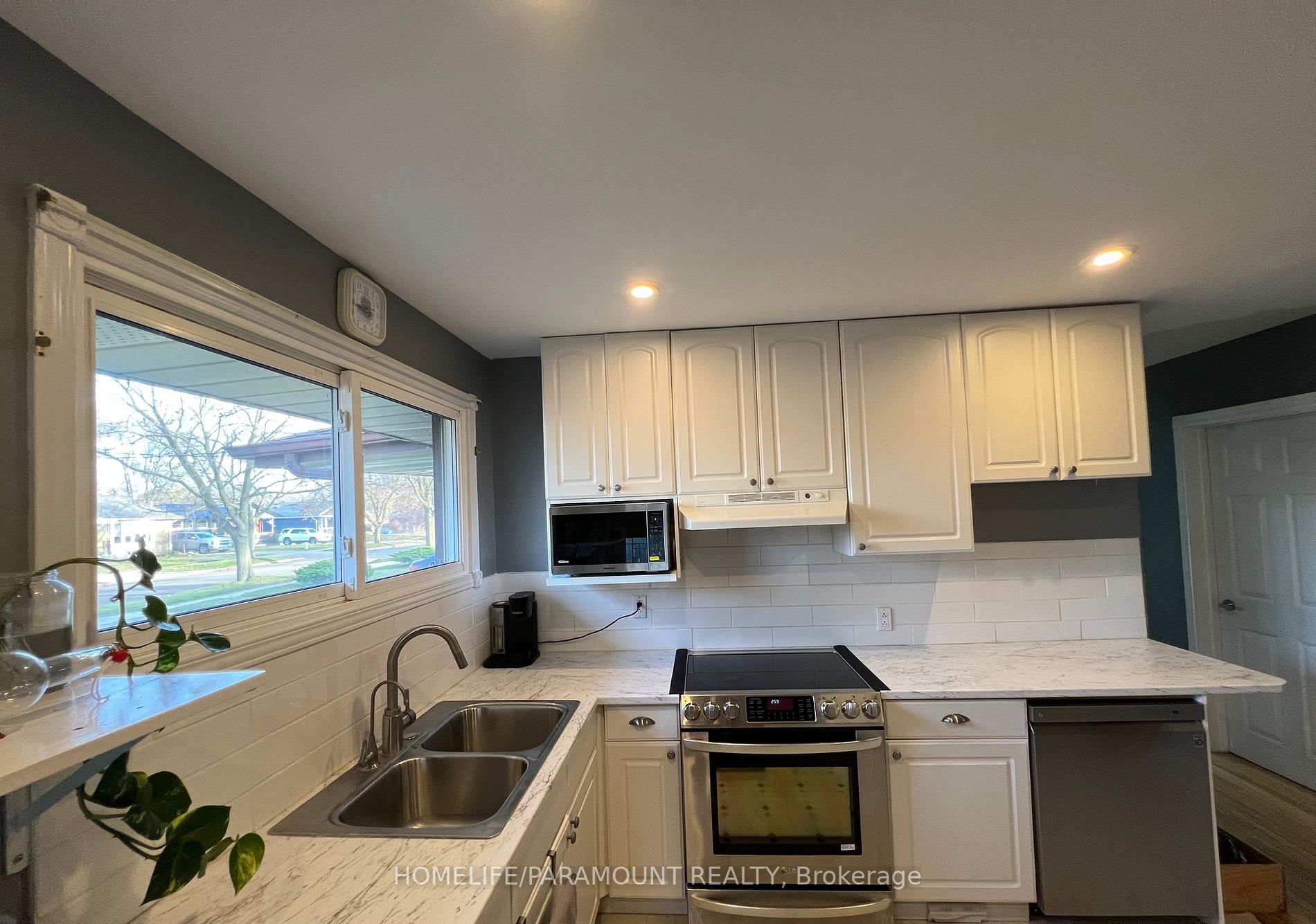 53 Gerard Ave N