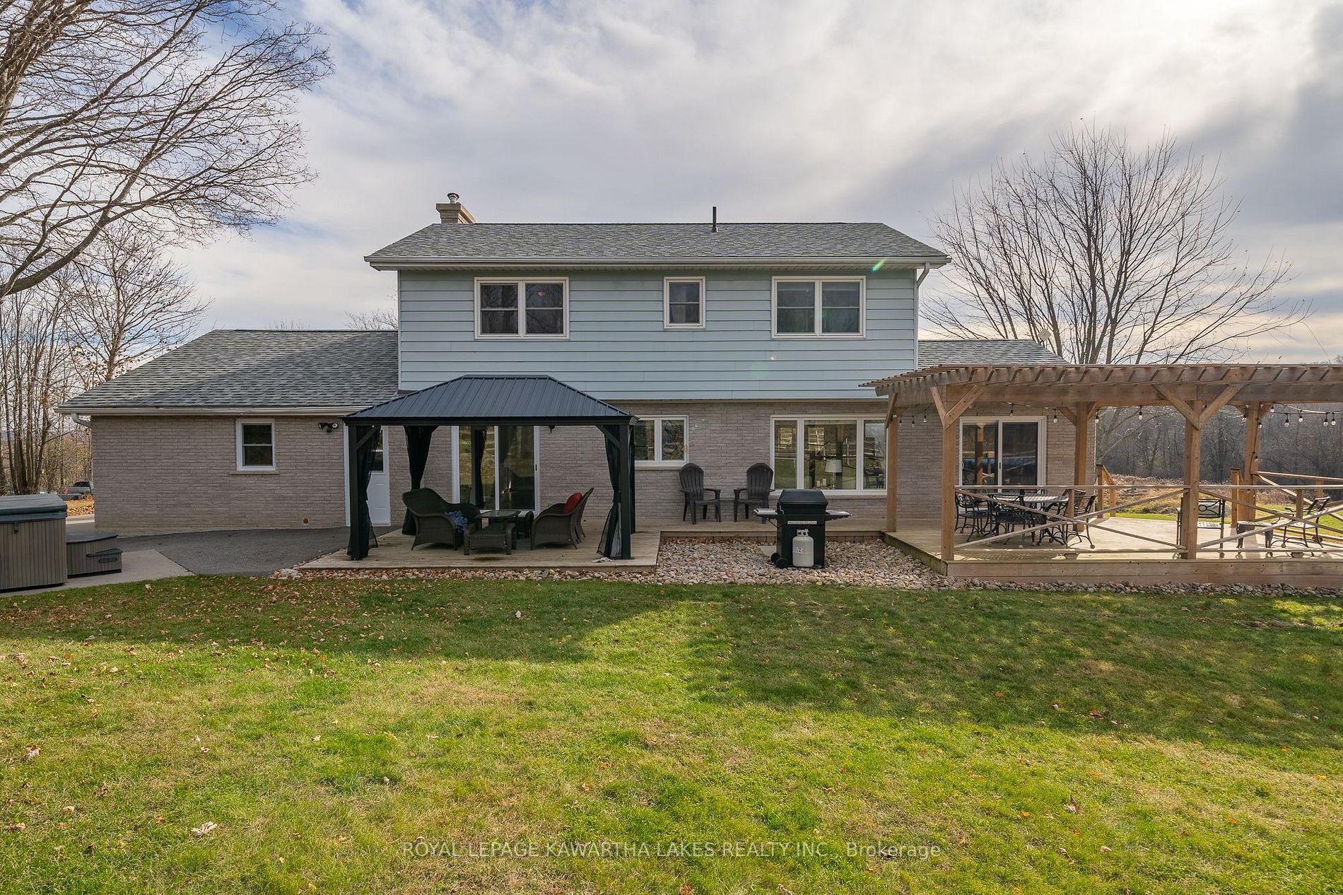 1086 Hayes Line