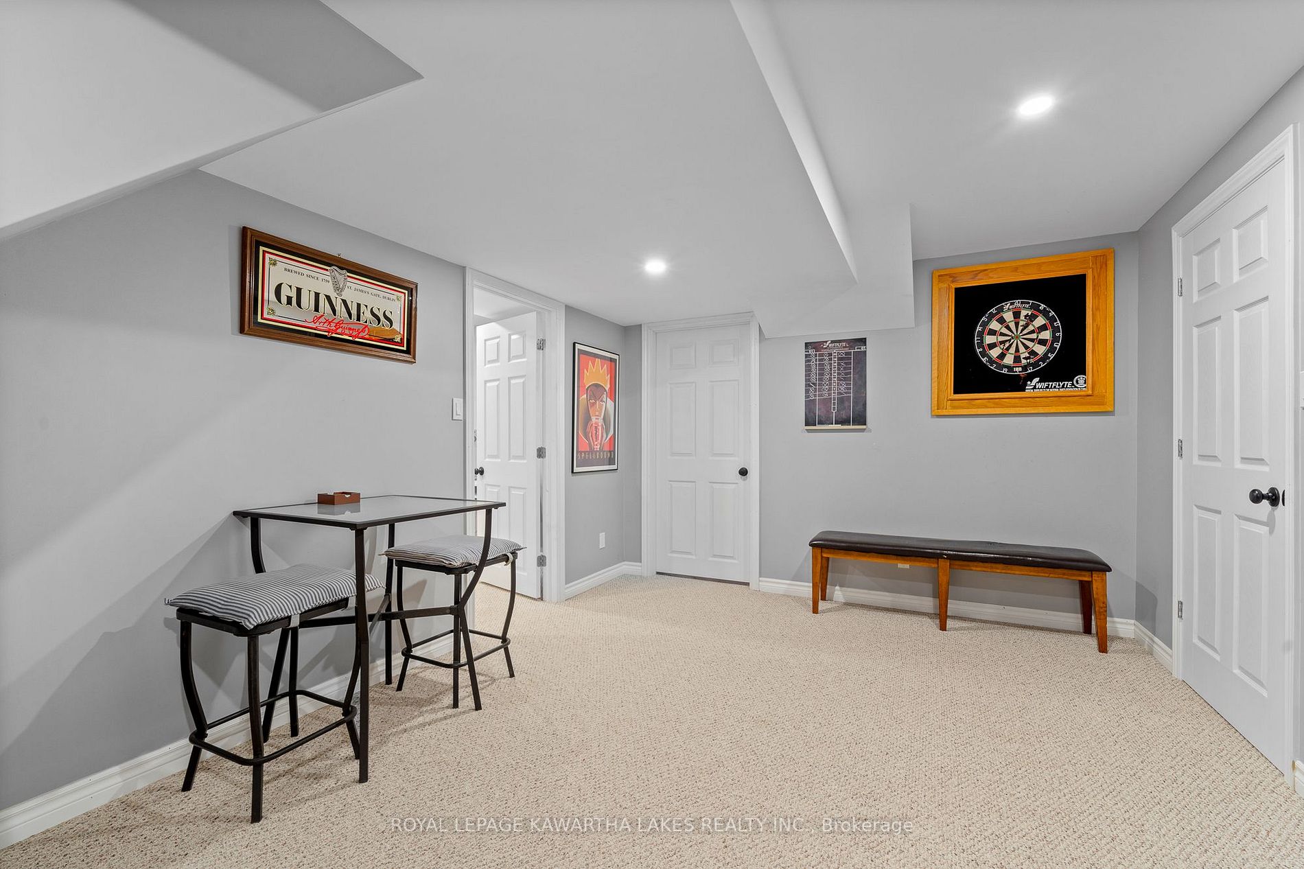 1086 Hayes Line