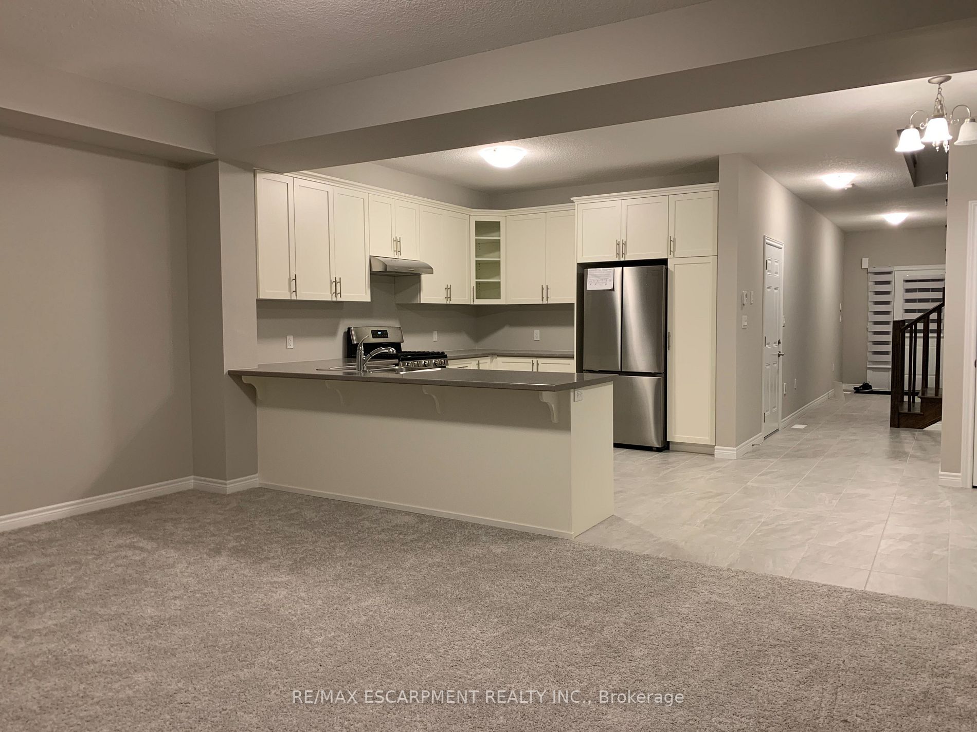 34 Zoe Lane S