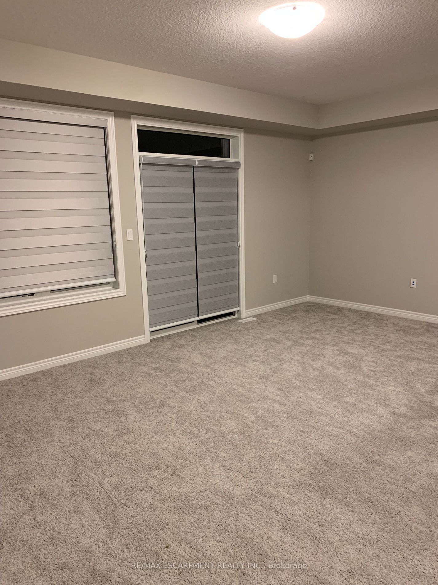 34 Zoe Lane S