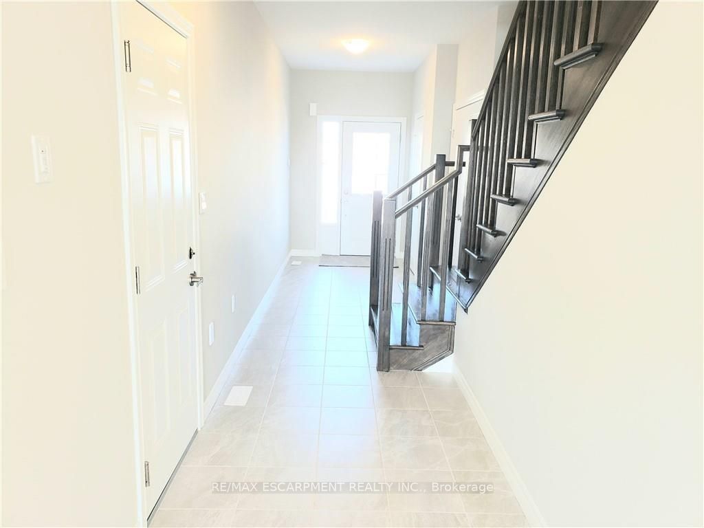 34 Zoe Lane S