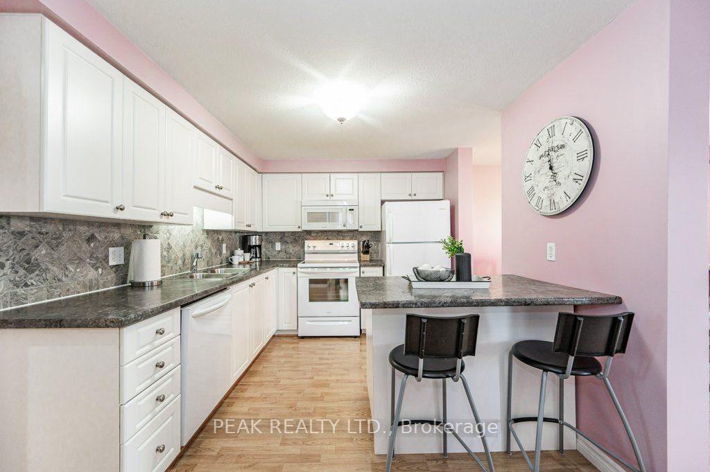 92 Foxglove Cres