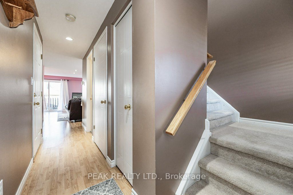 92 Foxglove Cres