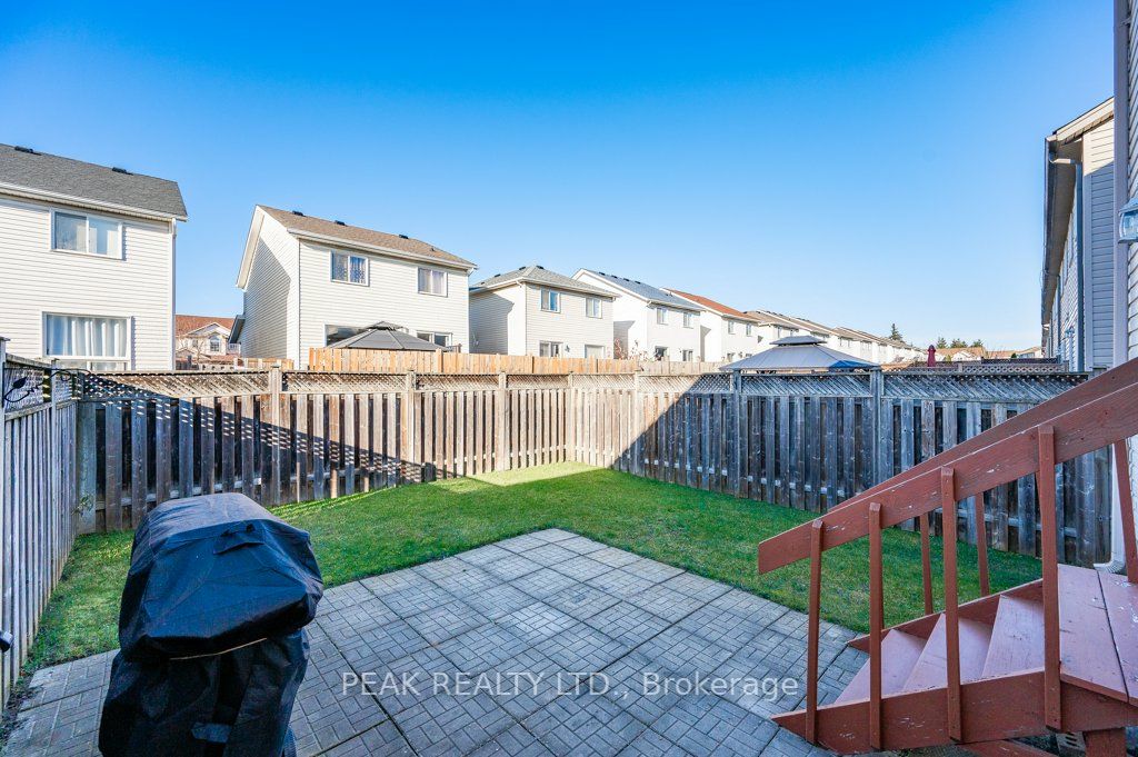 92 Foxglove Cres