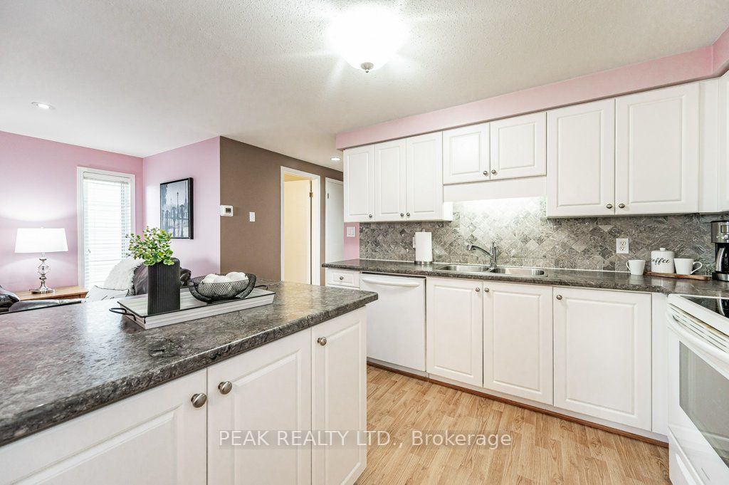 92 Foxglove Cres