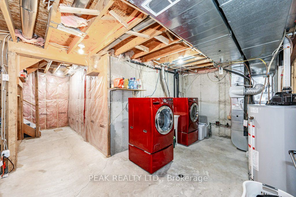 92 Foxglove Cres