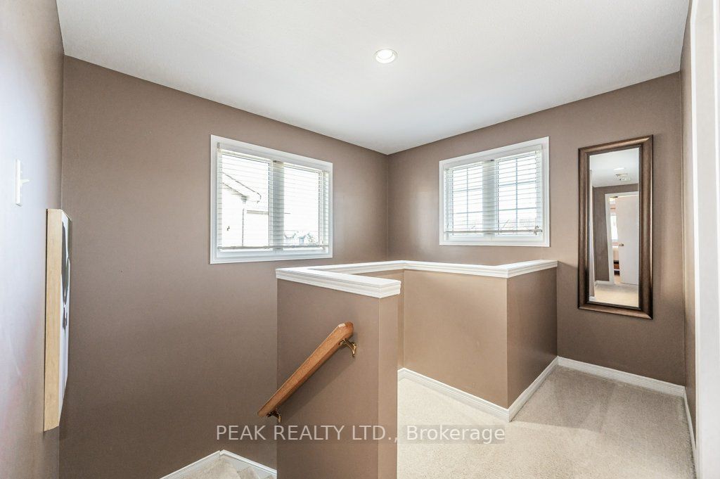 92 Foxglove Cres
