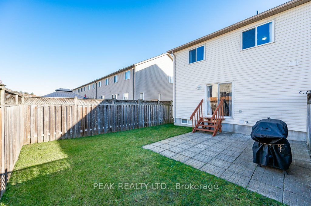92 Foxglove Cres