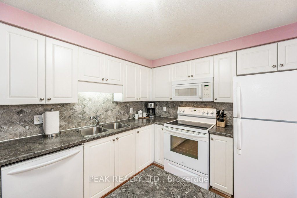 92 Foxglove Cres