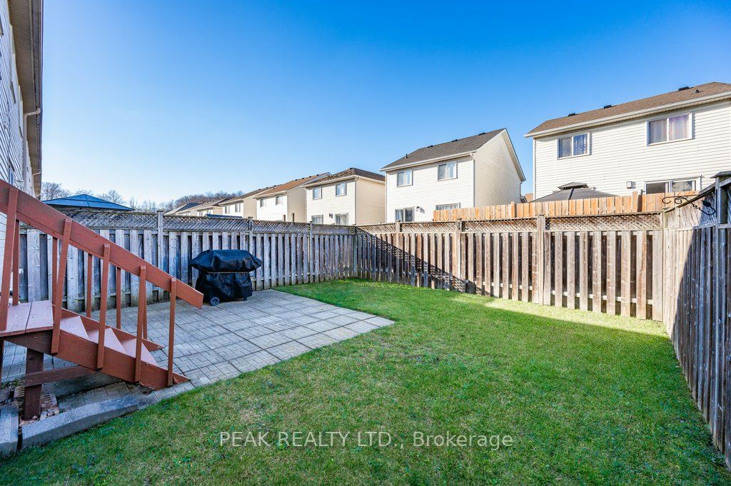 92 Foxglove Cres
