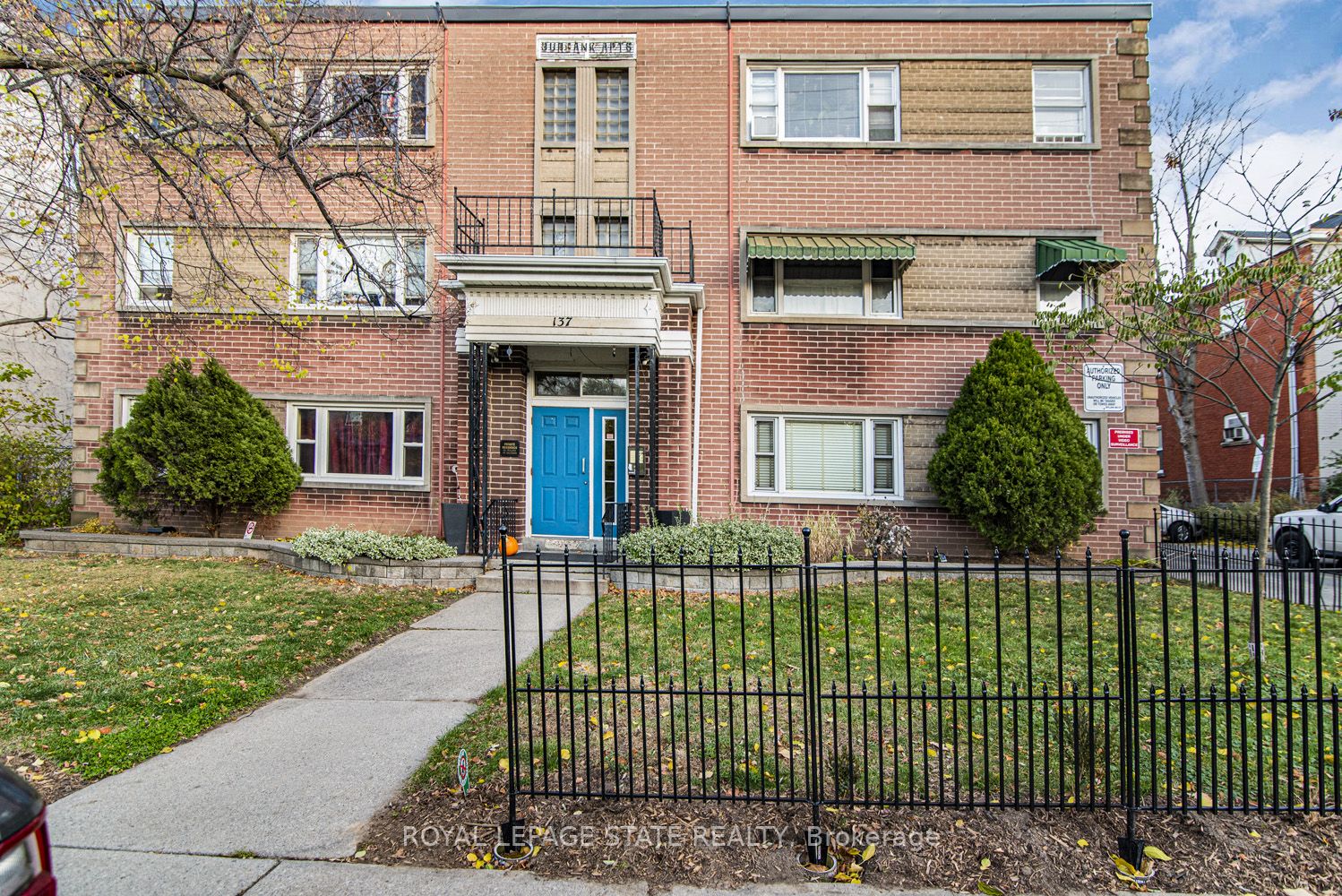 137 Emerald St S, #18