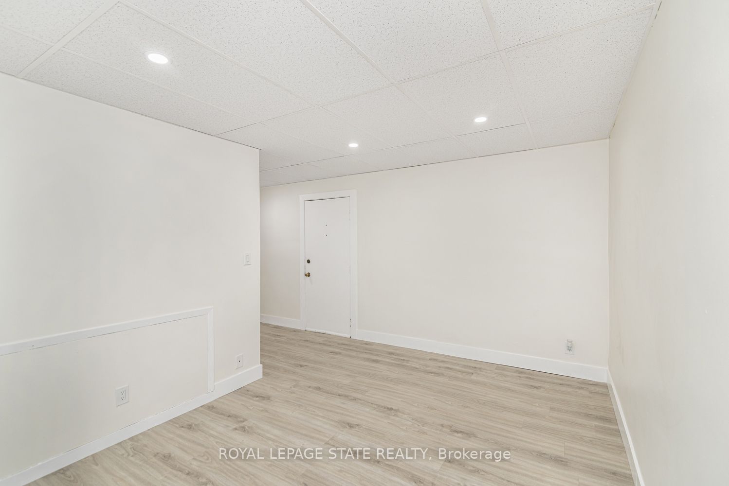 137 Emerald St S, #18