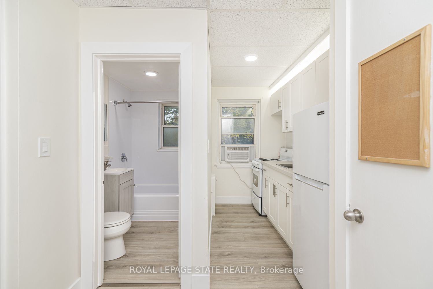 137 Emerald St S, #18