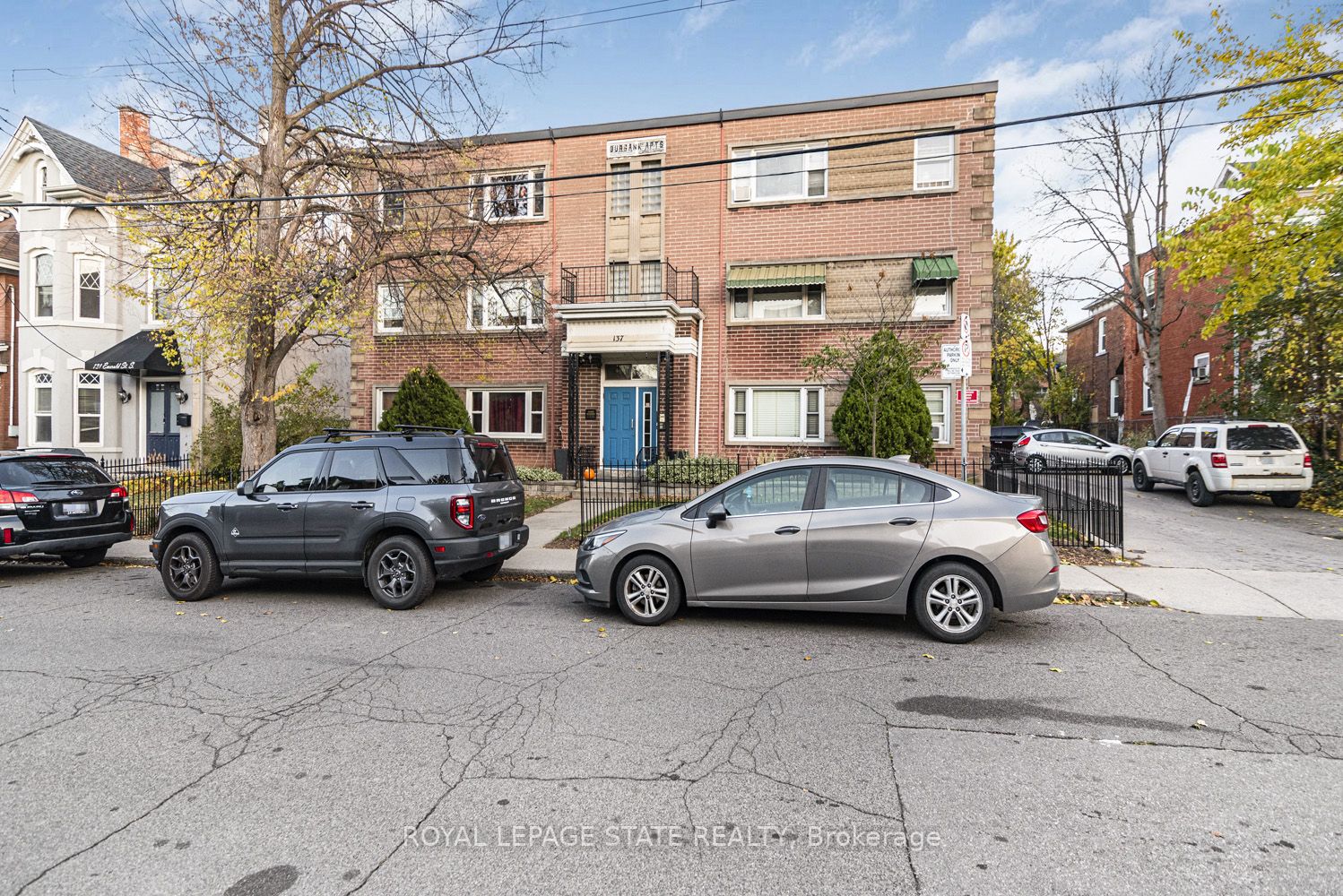 137 Emerald St S, #18