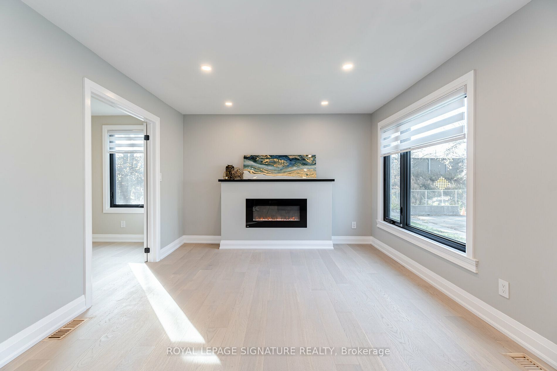 10 Bayside Ave