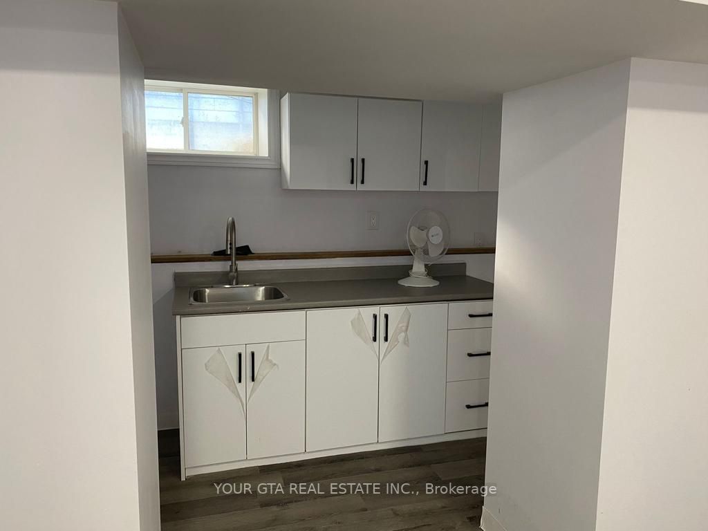 4699 Ryerson Cres