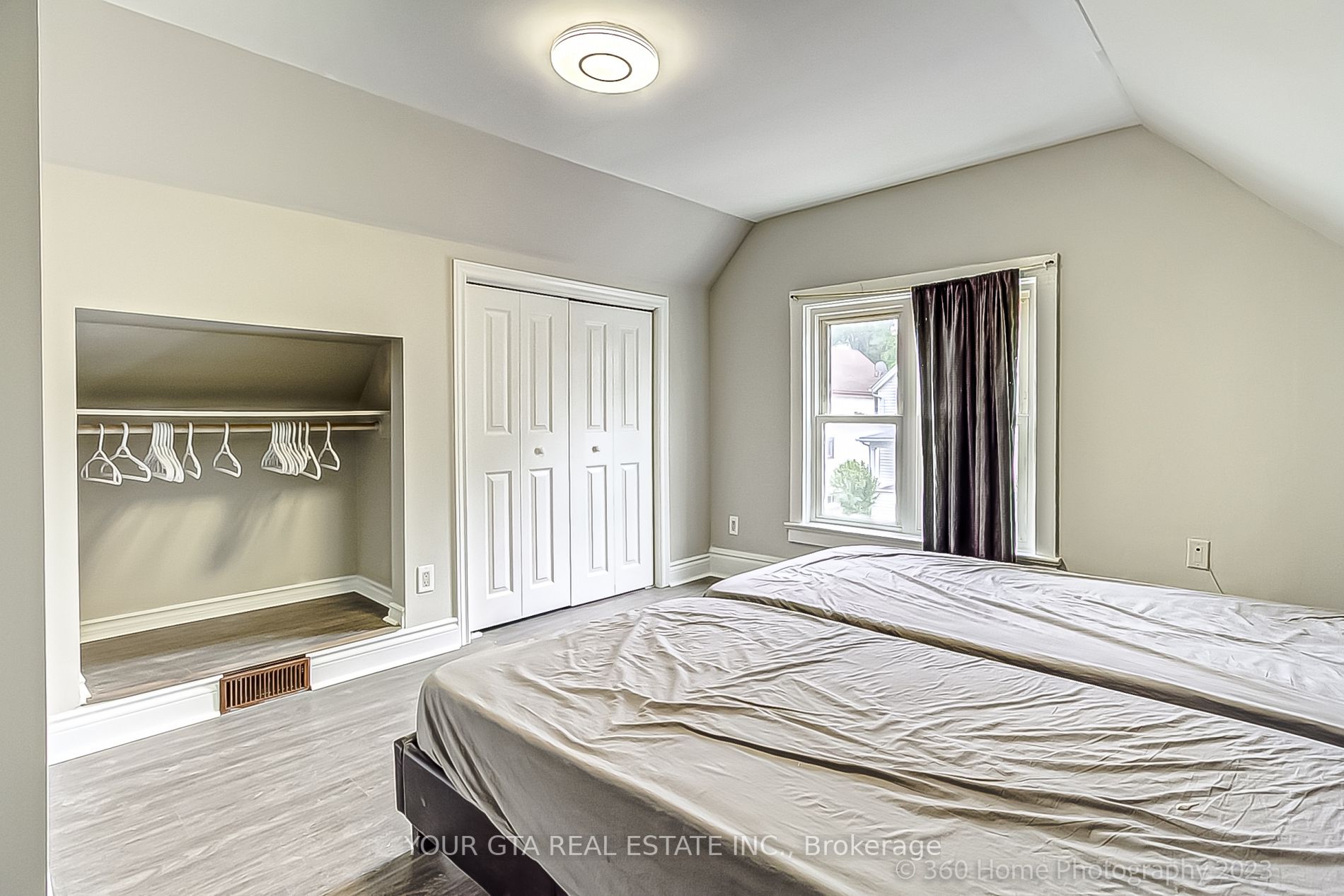 4699 Ryerson Cres
