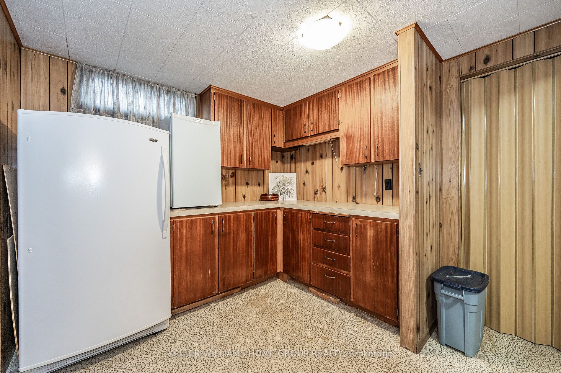 24 Eastview Rd