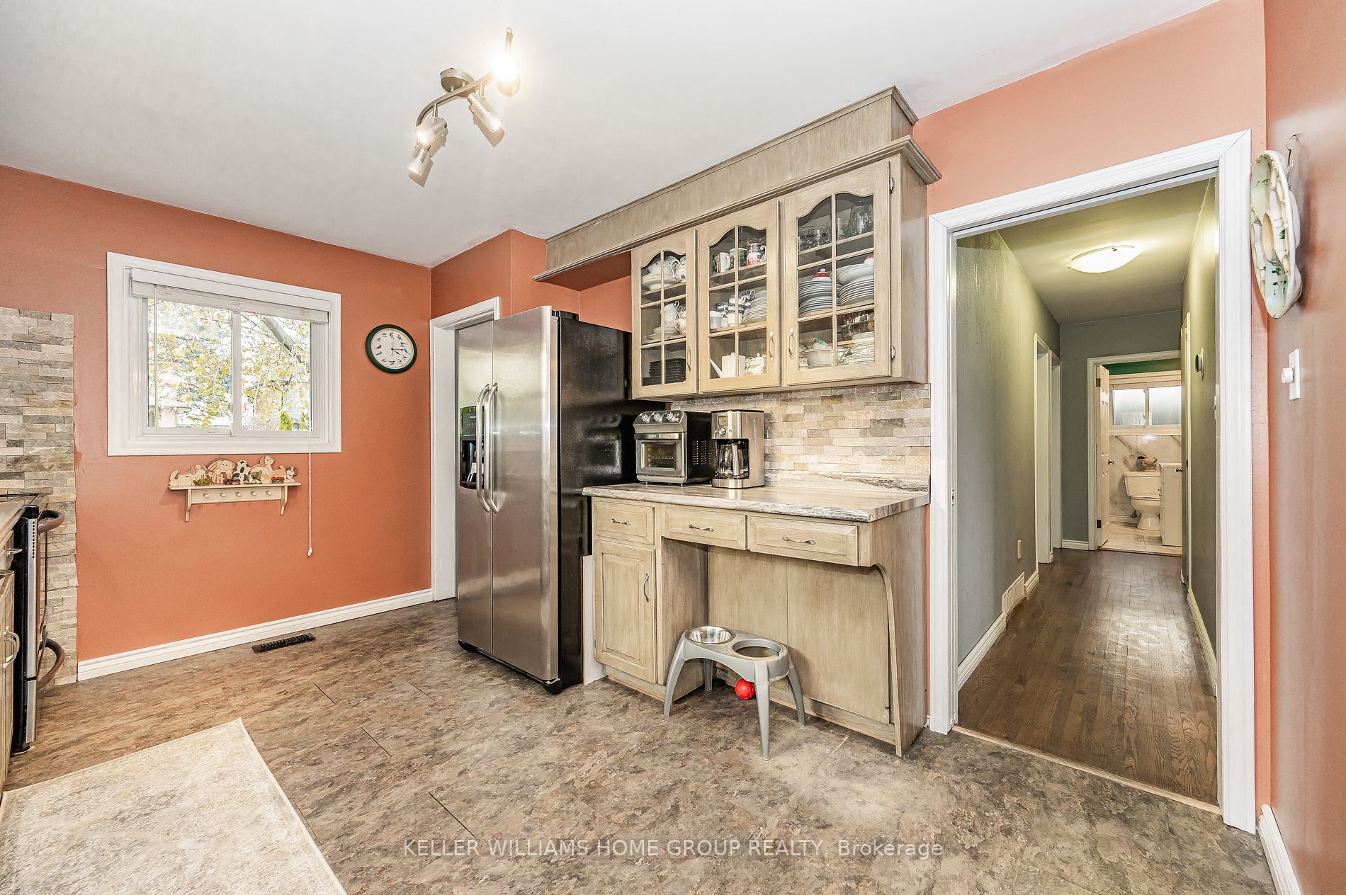 24 Eastview Rd