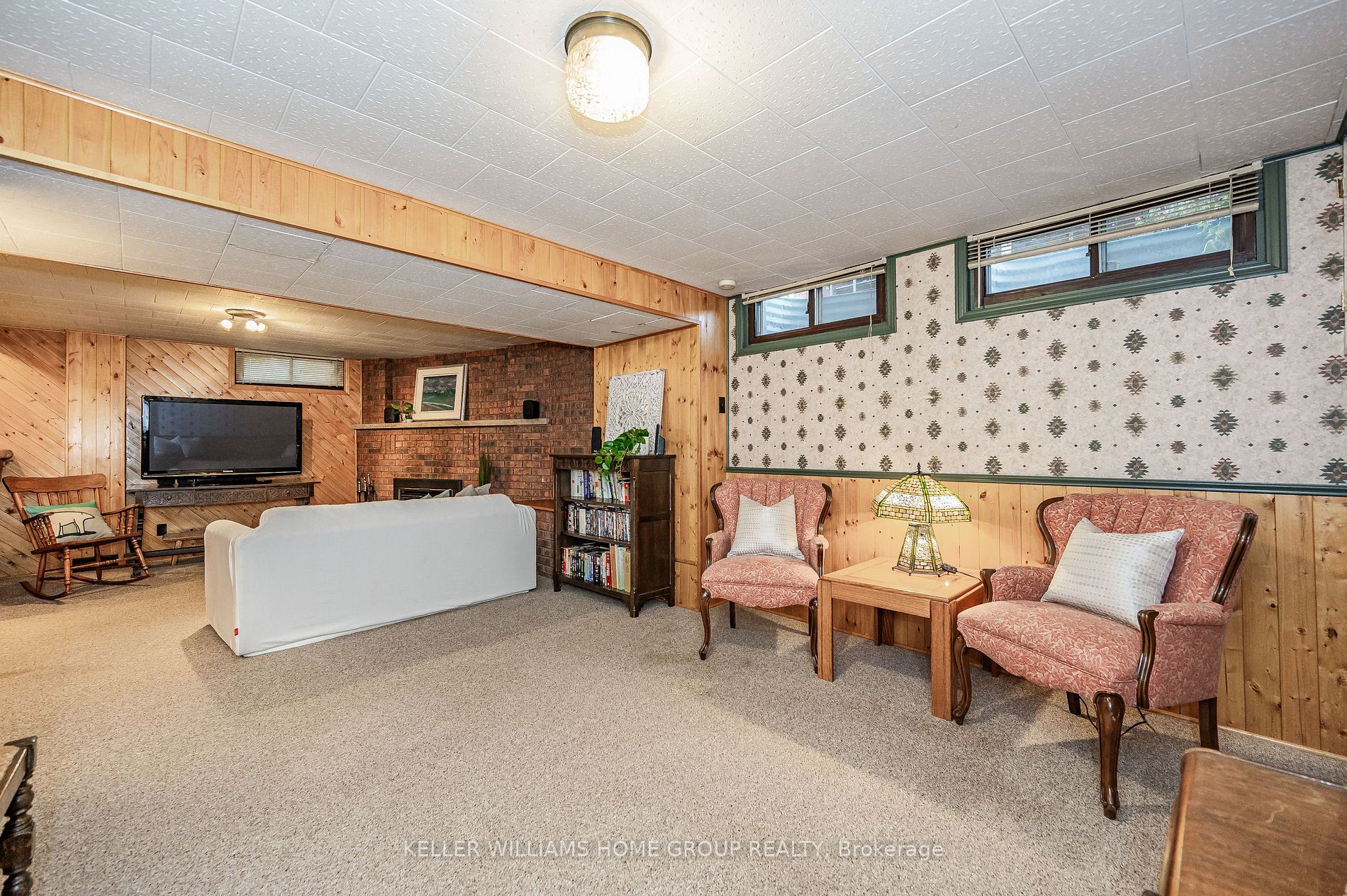 24 Eastview Rd