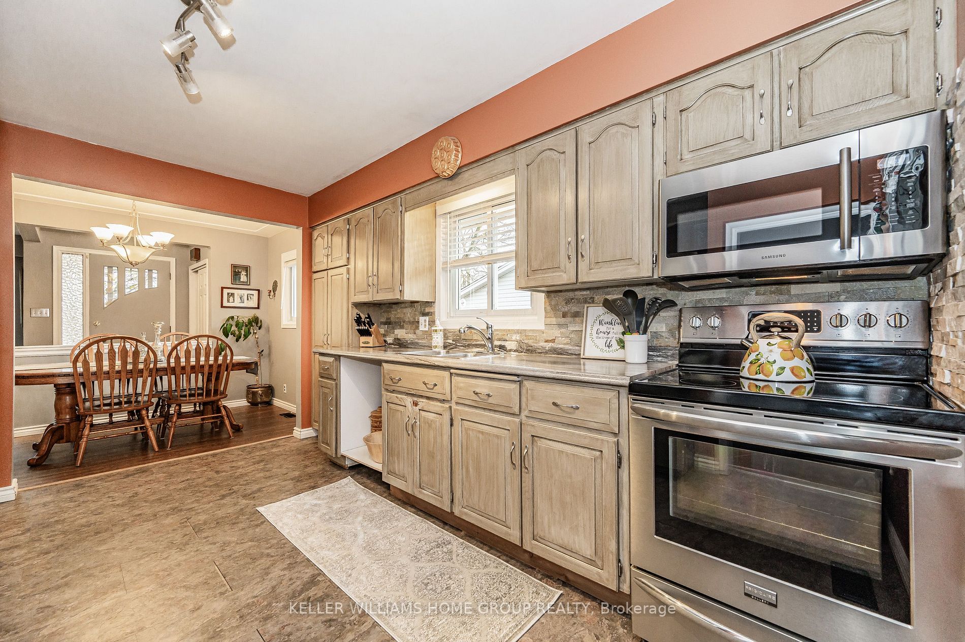 24 Eastview Rd