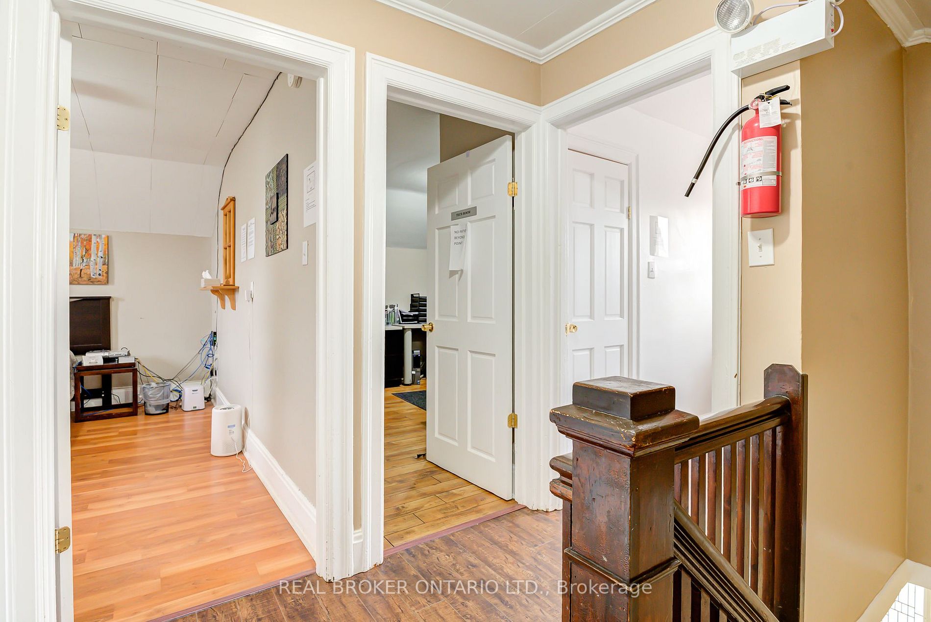 1405 King St E