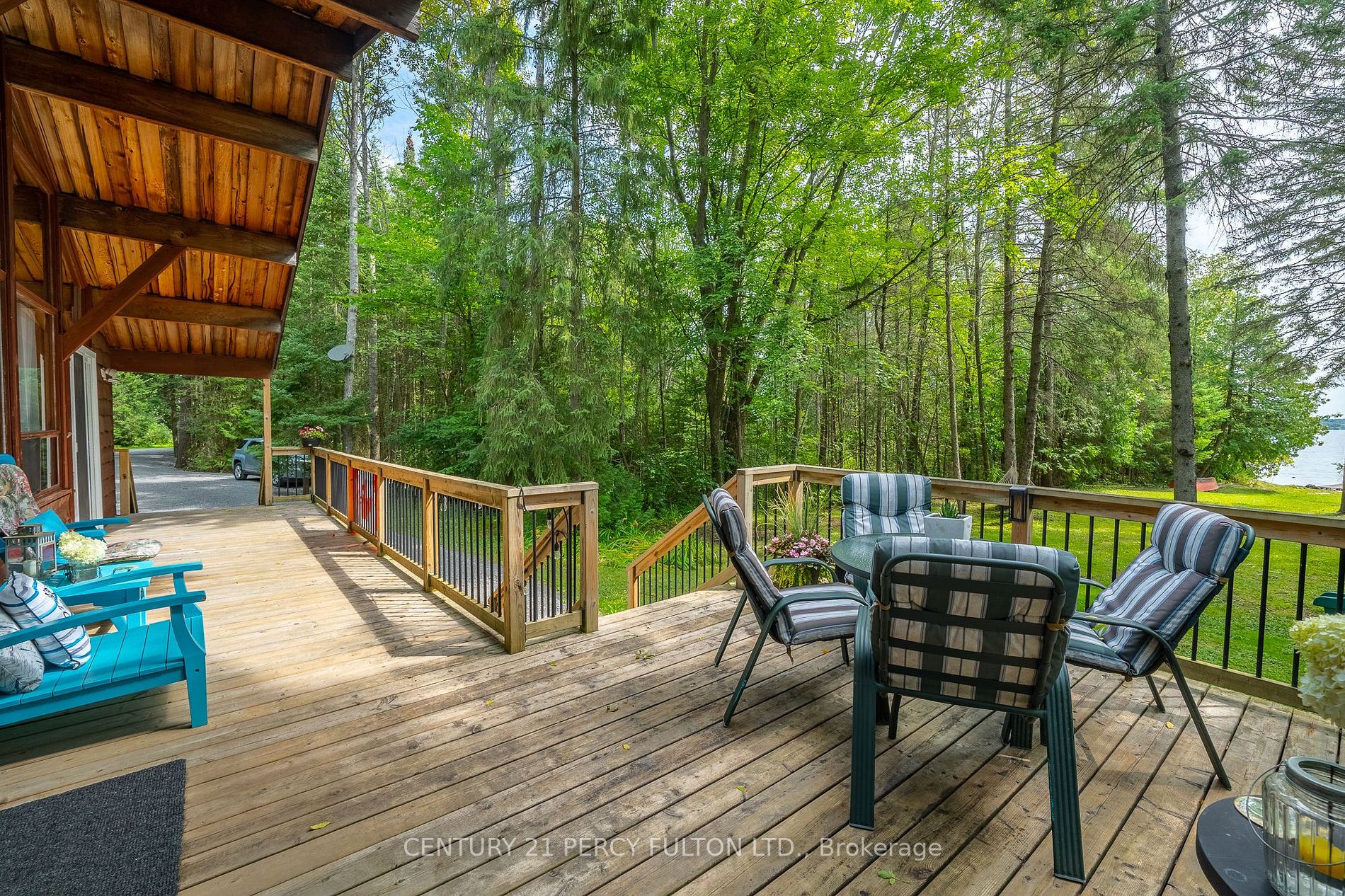 5 Camelot Pl