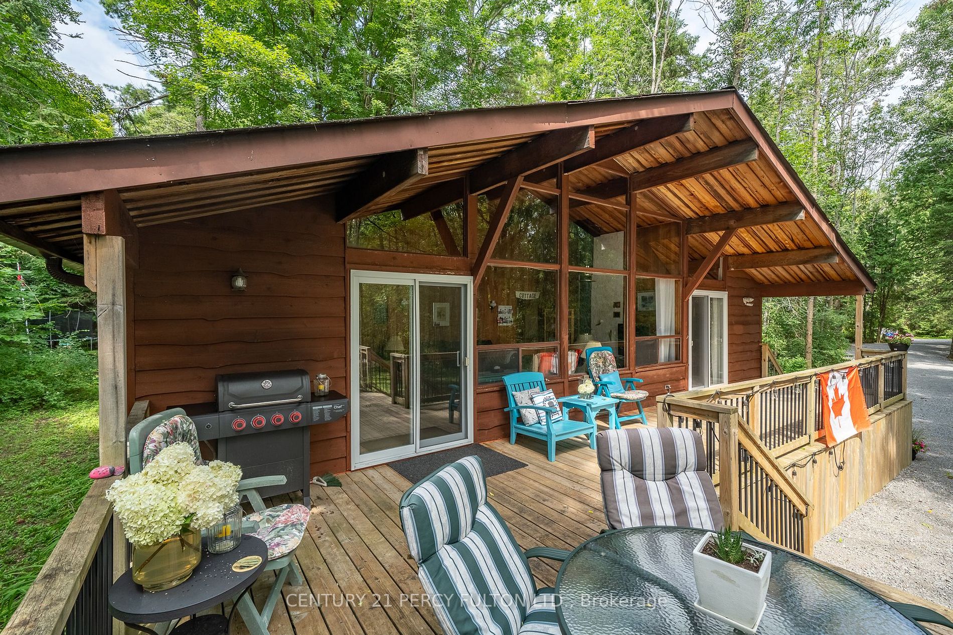 5 Camelot Pl