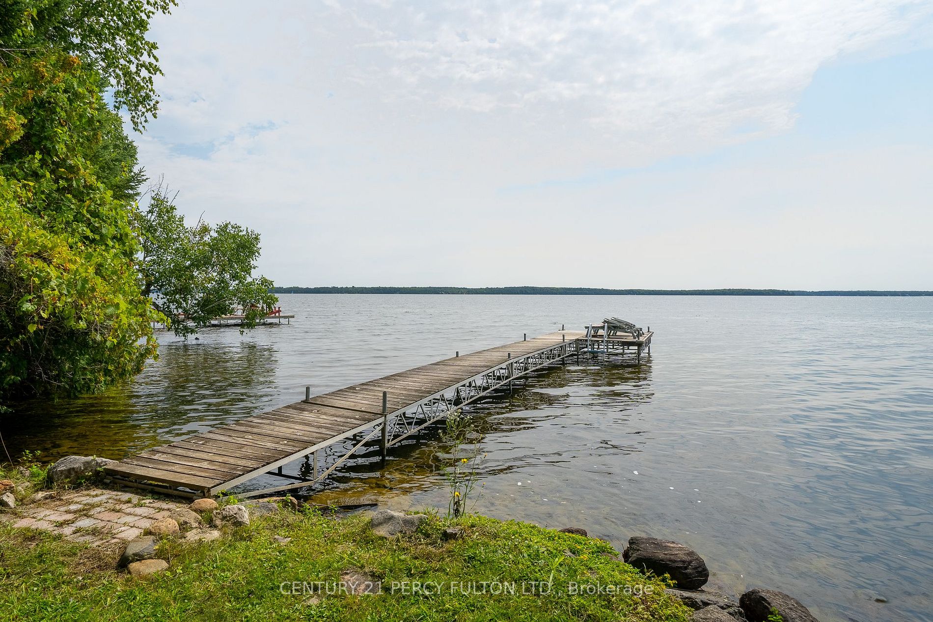 5 Camelot Pl
