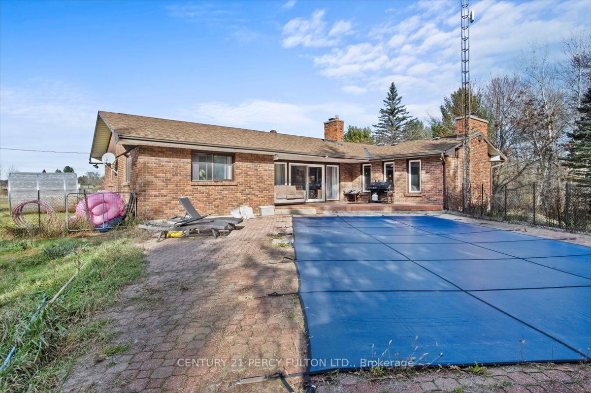 1185 Sturgeon Rd