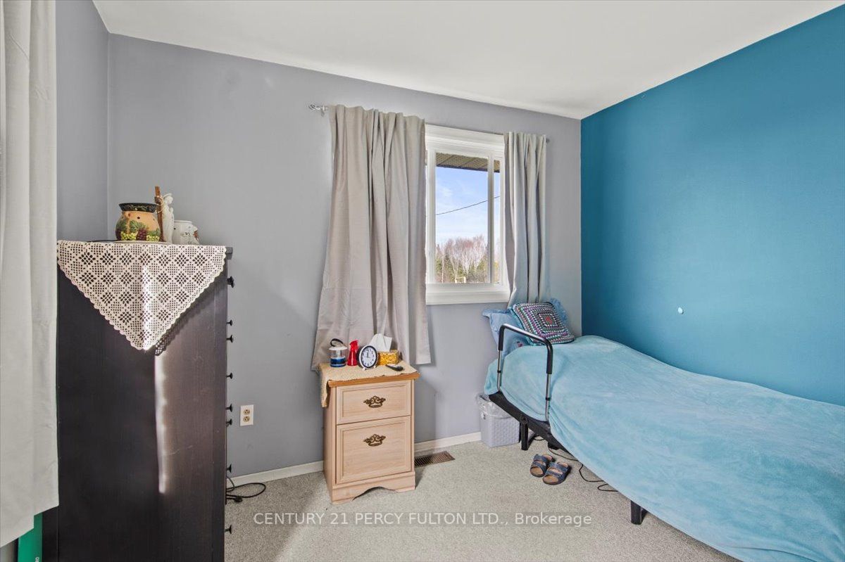 1185 Sturgeon Rd