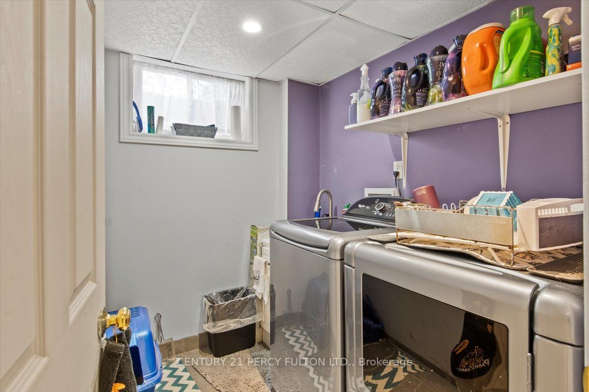 1185 Sturgeon Rd