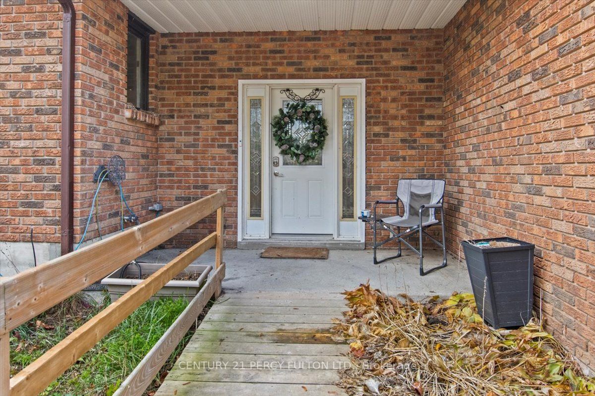 1185 Sturgeon Rd
