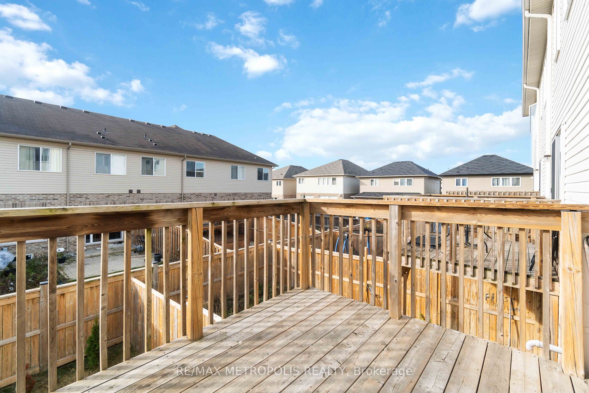 85 Mayland Tr