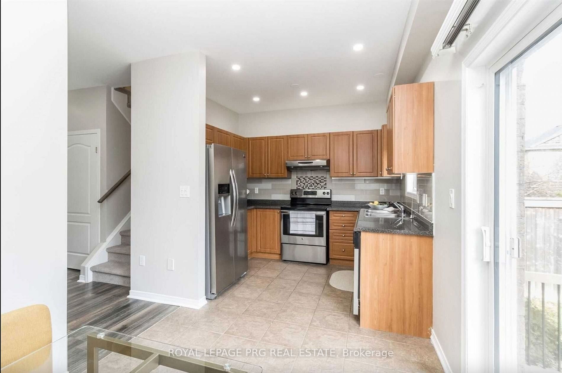 100 Greenstem Cres, #Upper