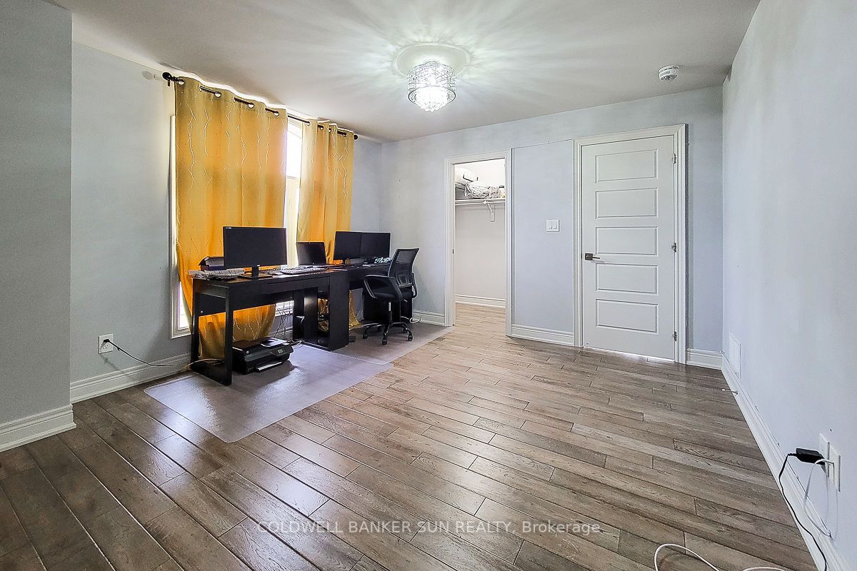 32 Kingspoint Circ