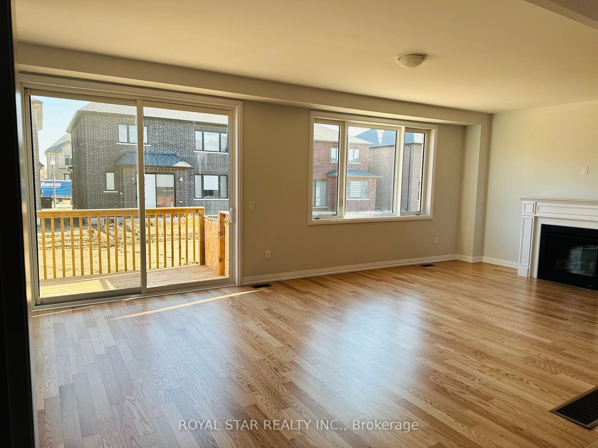 738 Sobeski Ave