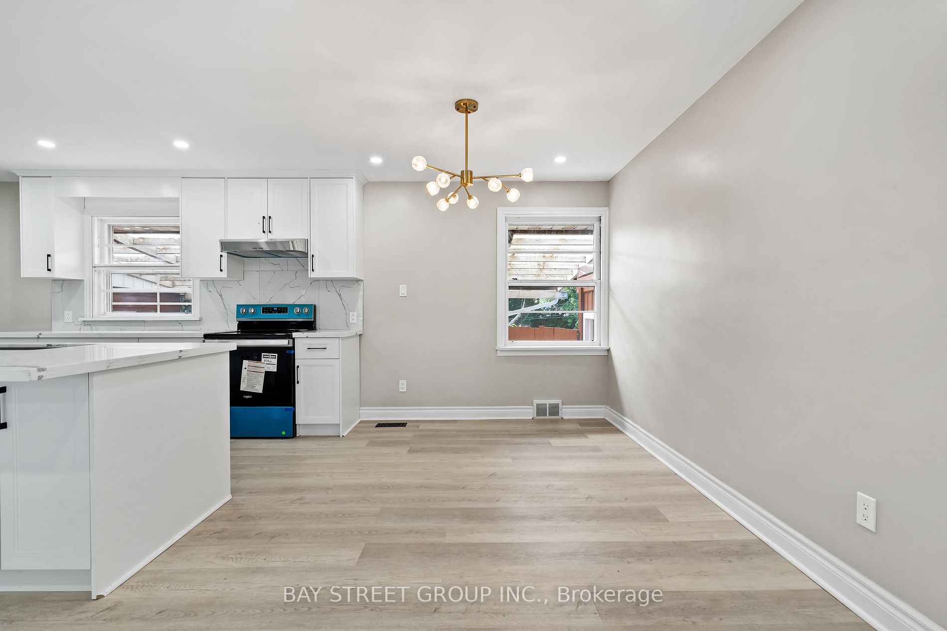 27 Dunkeld Ave, #Upper