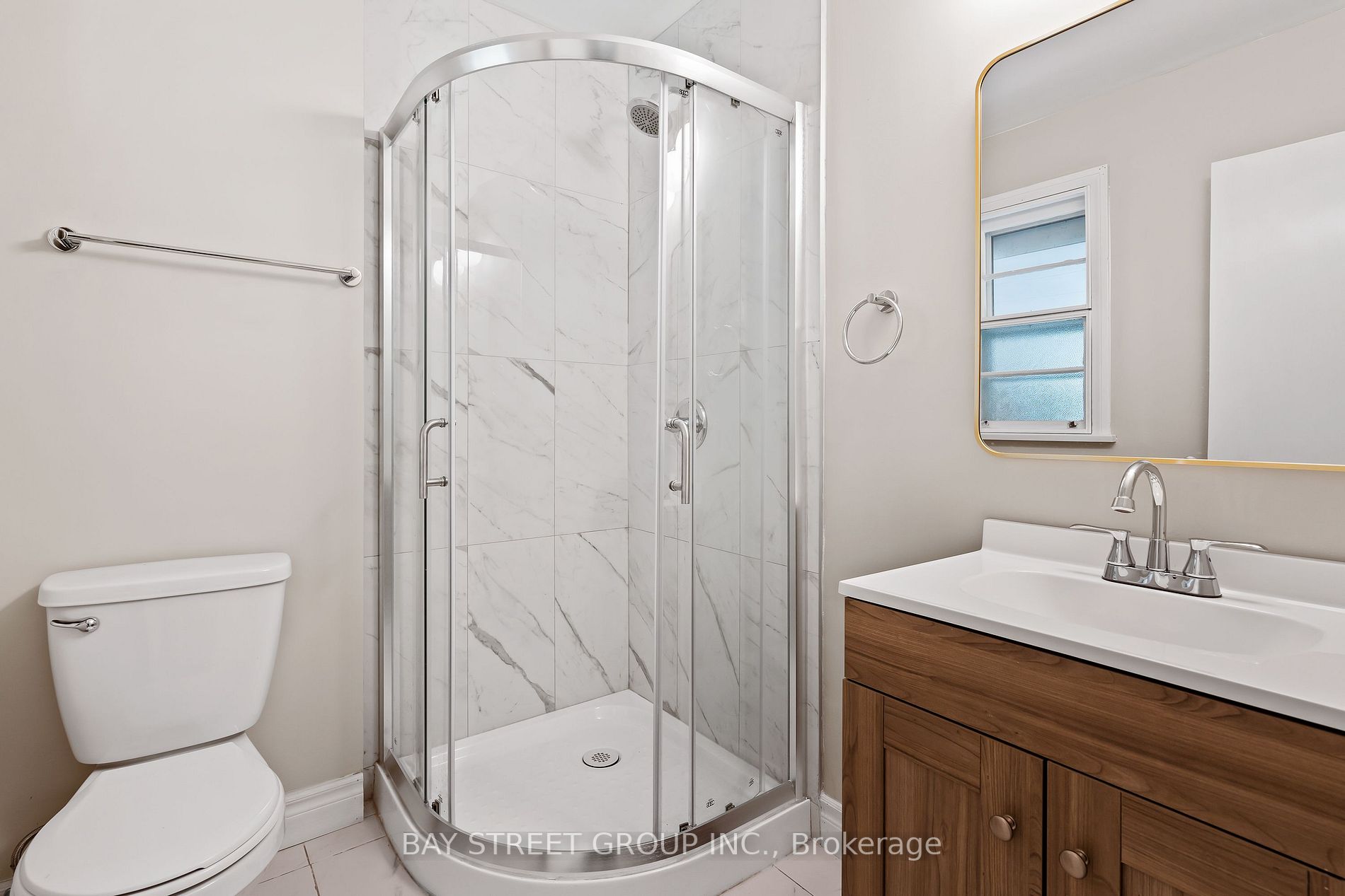 27 Dunkeld Ave, #Upper