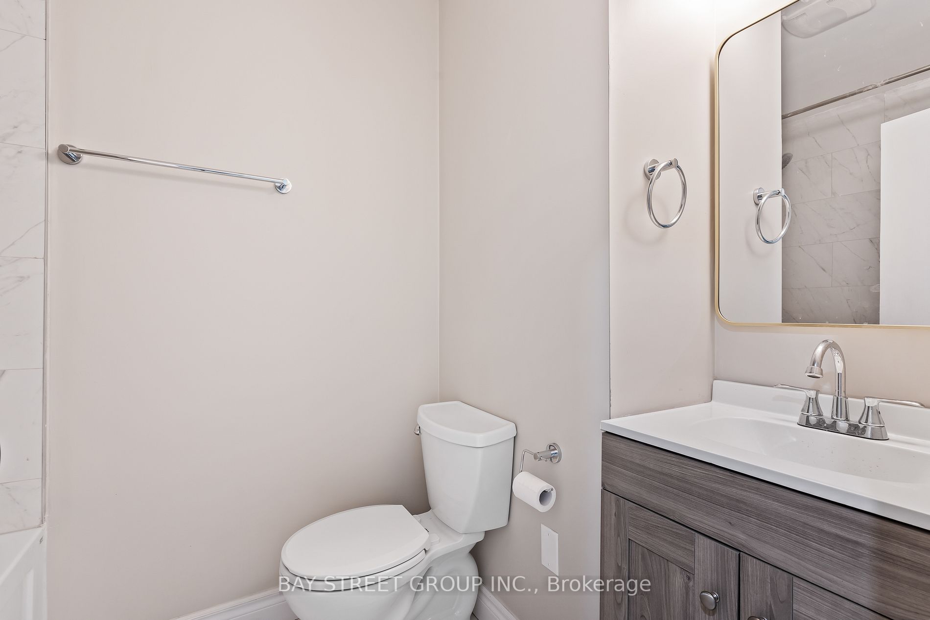 27 Dunkeld Ave, #Upper