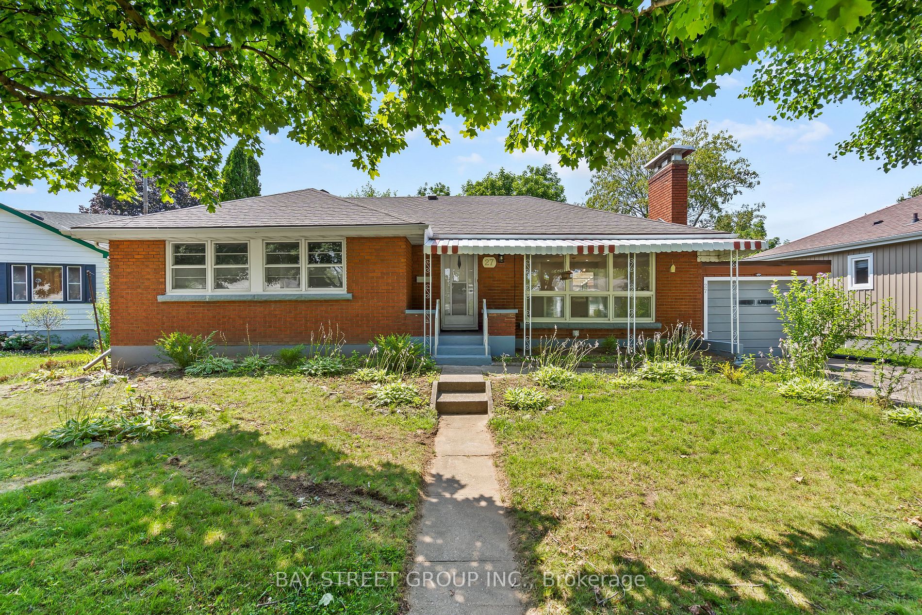27 Dunkeld Ave, #Upper