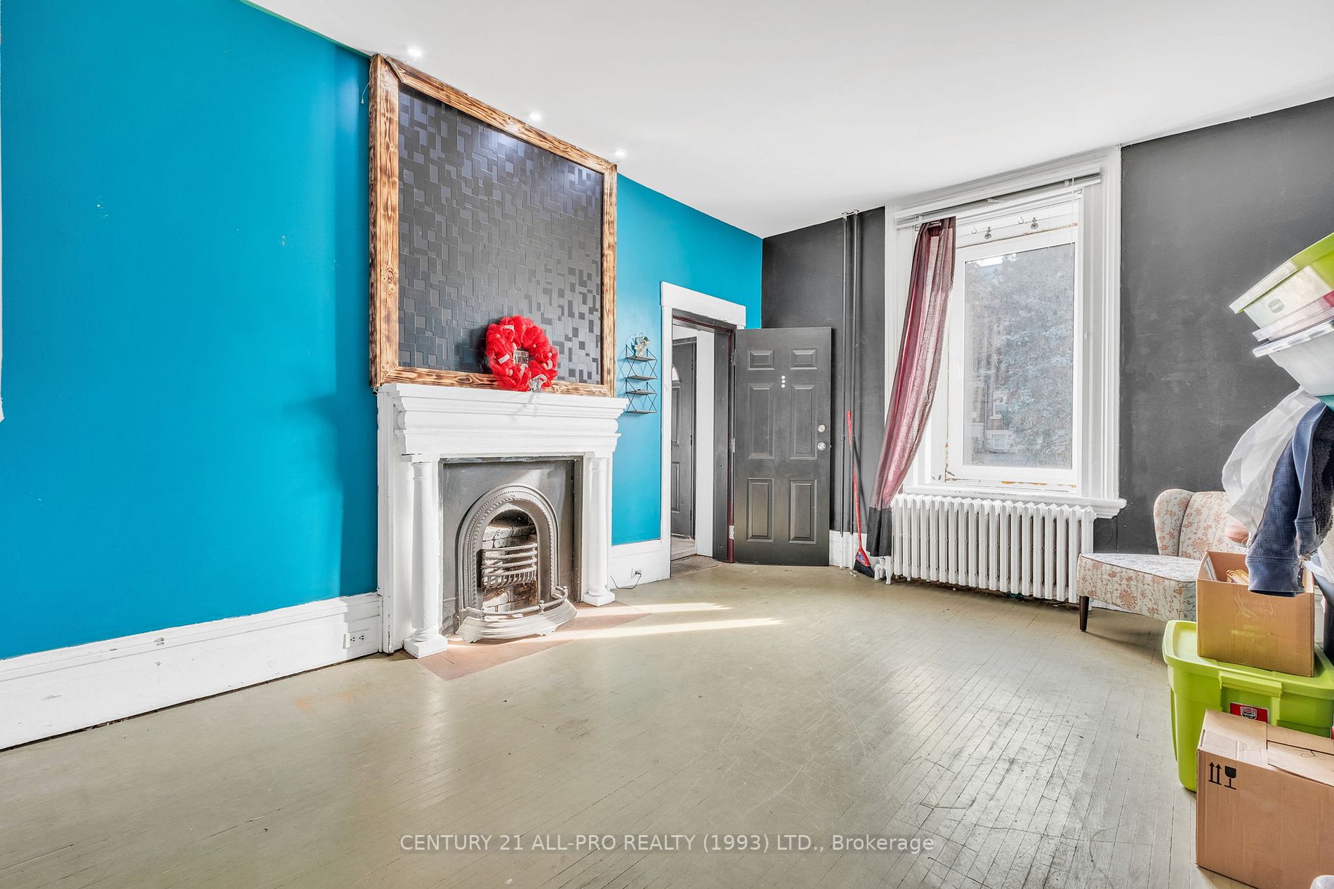 148-150 King St W