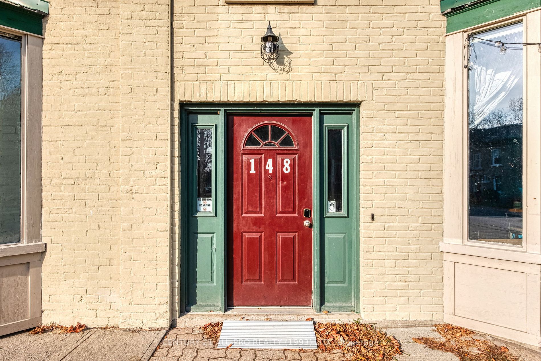 148-150 King St W